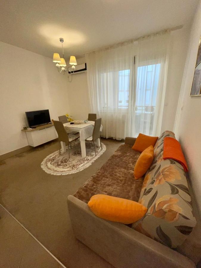 Sladjawing2 Appartement Jagodina Buitenkant foto