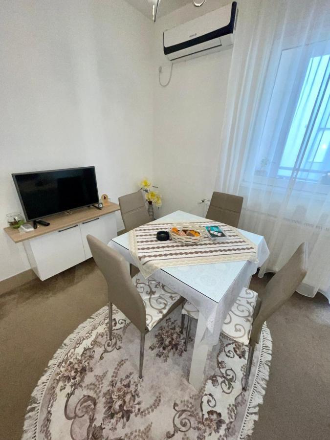 Sladjawing2 Appartement Jagodina Buitenkant foto