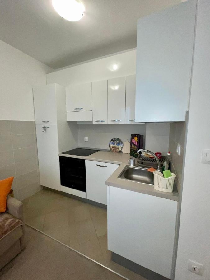 Sladjawing2 Appartement Jagodina Buitenkant foto